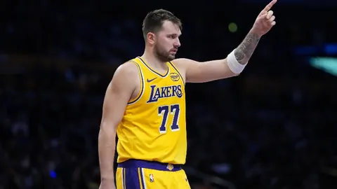 亨梧首进古桥球场，恩昆库助阵，切尔西爆冷1-4负于凯尔特人